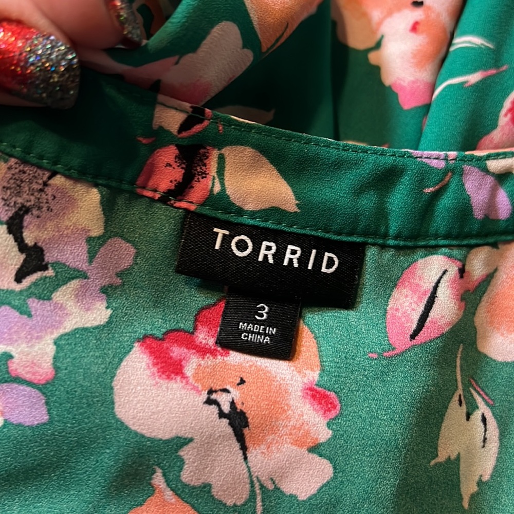 Torrid Plus Size Split Front Georgette Green Flor… - image 2
